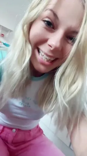 Smileydani158 OnlyFans Leaked Free Thumbnail Picture - #XSnrjnABZ1