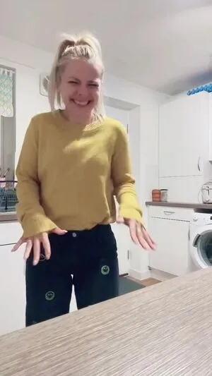 Smileydani158 OnlyFans Leaked Free Thumbnail Picture - #Z4C211Zmeh