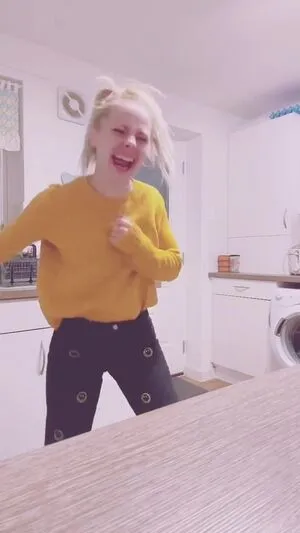 Smileydani158 OnlyFans Leaked Free Thumbnail Picture - #ZYVuasneBw