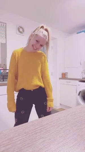 Smileydani158 OnlyFans Leaked Free Thumbnail Picture - #ZsaKDB892G