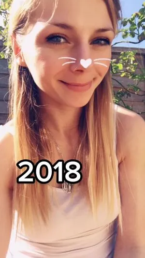 Smileydani158 OnlyFans Leaked Free Thumbnail Picture - #b64Jhzec2c