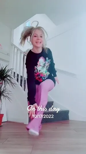 Smileydani158 OnlyFans Leaked Free Thumbnail Picture - #f5grf5k7ae