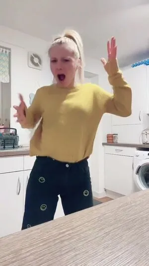 Smileydani158 OnlyFans Leaked Free Thumbnail Picture - #fzvjZkb2Bb