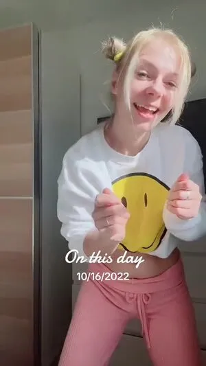 Smileydani158 OnlyFans Leaked Free Thumbnail Picture - #gfORto2dMg