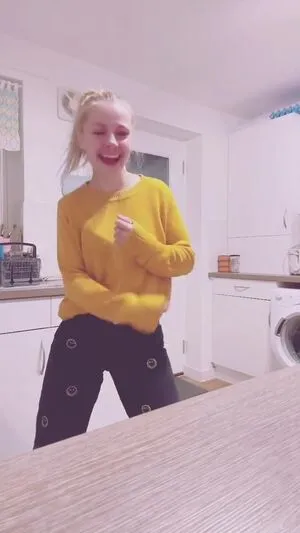 Smileydani158 OnlyFans Leaked Free Thumbnail Picture - #gl8QWzyV0d