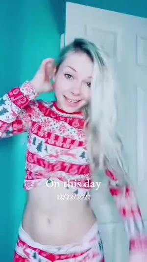 Smileydani158 OnlyFans Leaked Free Thumbnail Picture - #iALERCmrYv