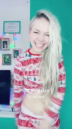 Smileydani158 OnlyFans Leaked Free Thumbnail Picture - #iV4vZm80Vi