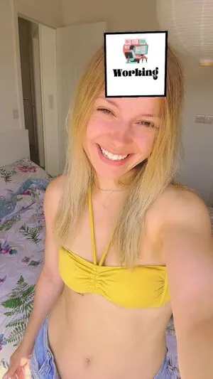 Smileydani158 OnlyFans Leaked Free Thumbnail Picture - #p7OyIdJNHo