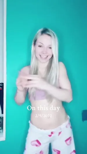 Smileydani158 OnlyFans Leaked Free Thumbnail Picture - #q27k6XVXwe