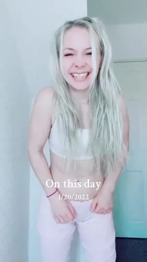 Smileydani158 OnlyFans Leaked Free Thumbnail Picture - #rCASALlGOl