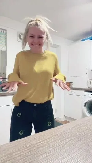 Smileydani158 OnlyFans Leaked Free Thumbnail Picture - #s5V9mcuwEU