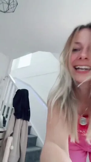 Smileydani158 OnlyFans Leaked Free Thumbnail Picture - #sTngiv5xWA