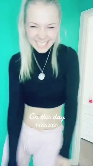 Smileydani158 OnlyFans Leaked Free Thumbnail Picture - #sdLQHqqla4