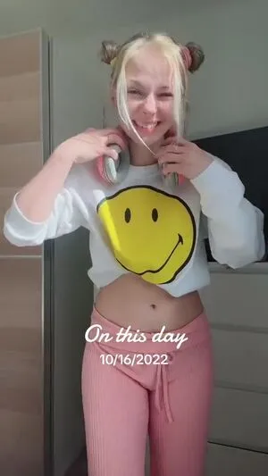 Smileydani158 OnlyFans Leaked Free Thumbnail Picture - #vnGsOU2z3s