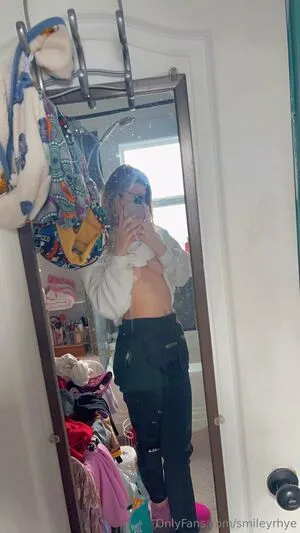 Smileyrhye OnlyFans Leaked Free Thumbnail Picture - #FLGMNpgoGB