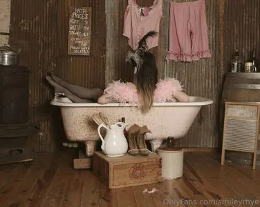 Smileyrhye OnlyFans Leaked Free Thumbnail Picture - #LfxHmXcrYm