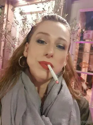 Smokingmom OnlyFans Leaked Free Thumbnail Picture - #lpdHY5dAx0