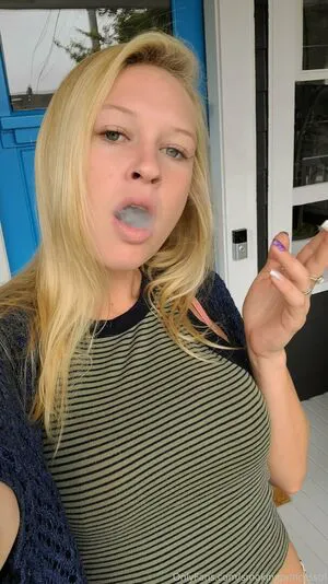 Smokingprincessof OnlyFans Leaked Free Thumbnail Picture - #CH46htUtZ0