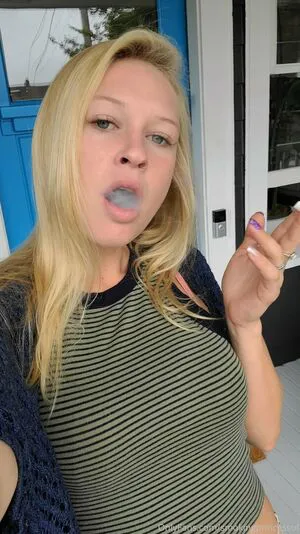 Smokingprincessof OnlyFans Leaked Free Thumbnail Picture - #Xne8Jrx772