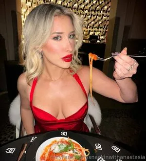 Snackinwithanastasia OnlyFans Leaked Free Thumbnail Picture - #AhpAFPTDe0