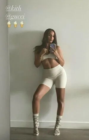 Snoh Aalegra OnlyFans Leaked Free Thumbnail Picture - #FadhfdzSJ1