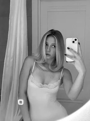 Snow Is Falling OnlyFans Leaked Free Thumbnail Picture - #q0xnmoI0ge