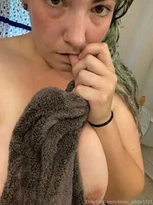 Snow White1121 OnlyFans Leaked Free Thumbnail Picture - #rNxVNDYwtI