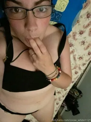 Snow White1121 OnlyFans Leaked Free Thumbnail Picture - #srVuOfkeMs