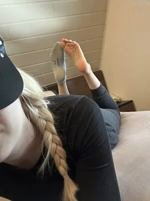 Socksfeet Mistress Nina OnlyFans Leaked Free Thumbnail Picture - #lazXwGtAAE
