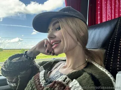 Sofaaaaaaaaaa OnlyFans Leaked Free Thumbnail Picture - #0iPrHHhE2E