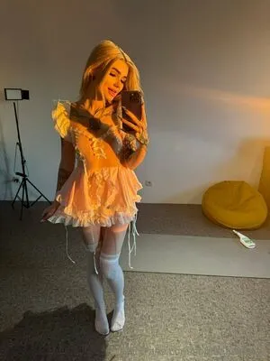 Sofaaaaaaaaaa OnlyFans Leaked Free Thumbnail Picture - #5i98ffaQZ4