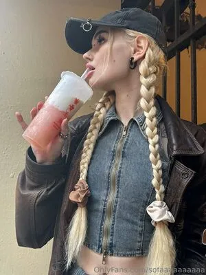 Sofaaaaaaaaaa OnlyFans Leaked Free Thumbnail Picture - #L17a3HP4IQ