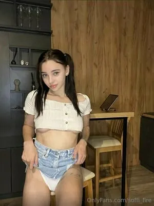 Soffi Fire OnlyFans Leaked Free Thumbnail Picture - #MeC58K573N