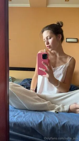 Sofia Ash OnlyFans Leaked Free Thumbnail Picture - #VNeK5UnA2I
