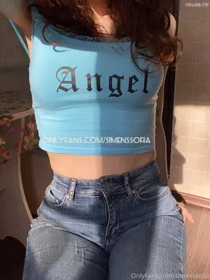 Sofia Simens OnlyFans Leaked Free Thumbnail Picture - #HxNar38uAG
