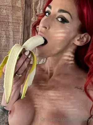 Sofiariley4 OnlyFans Leaked Free Thumbnail Picture - #V9kZ3vdiKi
