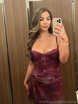 Sofiaros33 OnlyFans Leaked Free Thumbnail Picture - #TtFQ5P7Laj