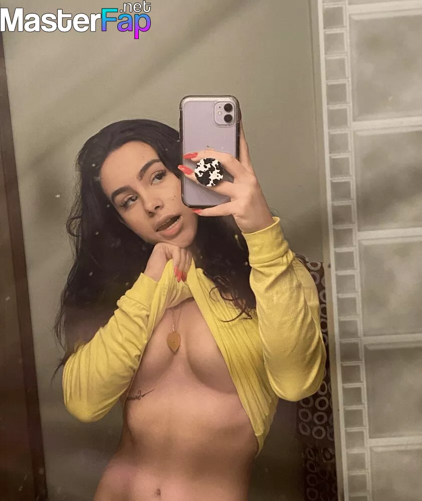 Sofia spams naked