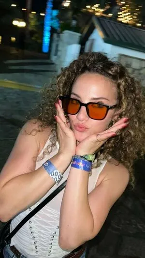 Sofie Dossi OnlyFans Leaked Free Thumbnail Picture - #5ynHEAUfpU