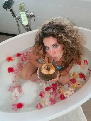 Sofie Dossi OnlyFans Leaked Free Thumbnail Picture - #whUfH5z9a8
