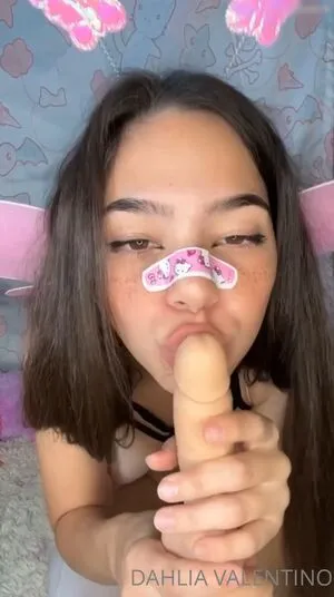 Softdahliaxo OnlyFans Leaked Free Thumbnail Picture - #DFGls15gLA