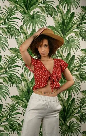 Solangehere OnlyFans Leaked Free Thumbnail Picture - #PfS8we2sc6