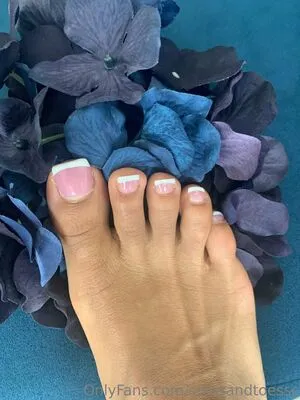 Solesandtoesss OnlyFans Leaked Free Thumbnail Picture - #edASqJG6wV