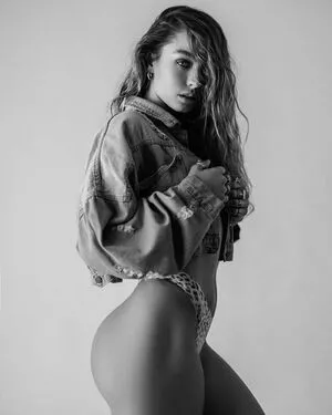 Sommer Ray OnlyFans Leaked Free Thumbnail Picture - #GJRloSurfr
