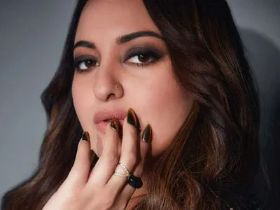 Sonakshi Sinha OnlyFans Leaked Free Thumbnail Picture - #9hUIKV6k8C