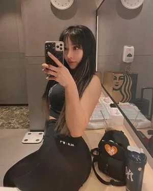 Songyuxin Hitomi OnlyFans Leaked Free Thumbnail Picture - #VYuCb61eXf