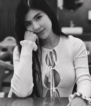 Soniely OnlyFans Leaked Free Thumbnail Picture - #Sy6hynQuJl