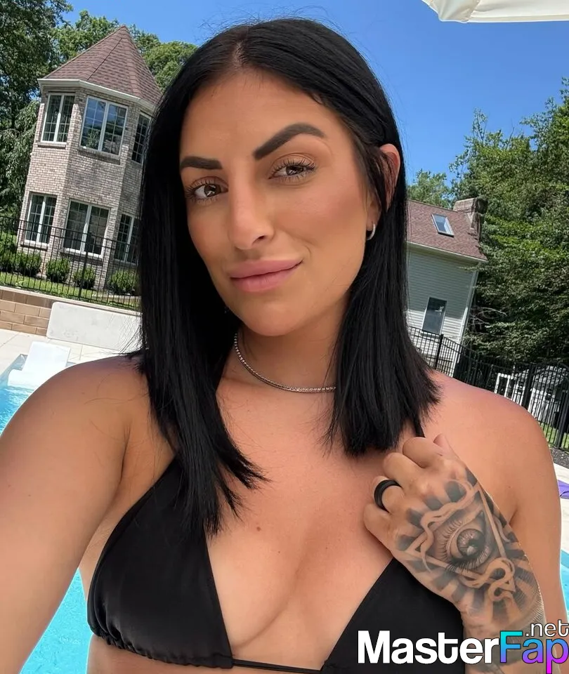 sonya-deville