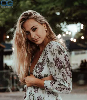 Sophia Floersch OnlyFans Leaked Free Thumbnail Picture - #Wp0EkYSA7s