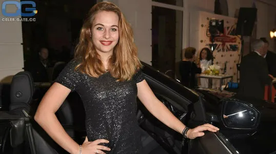 Sophia Floersch OnlyFans Leaked Free Thumbnail Picture - #twrpPzAzzf